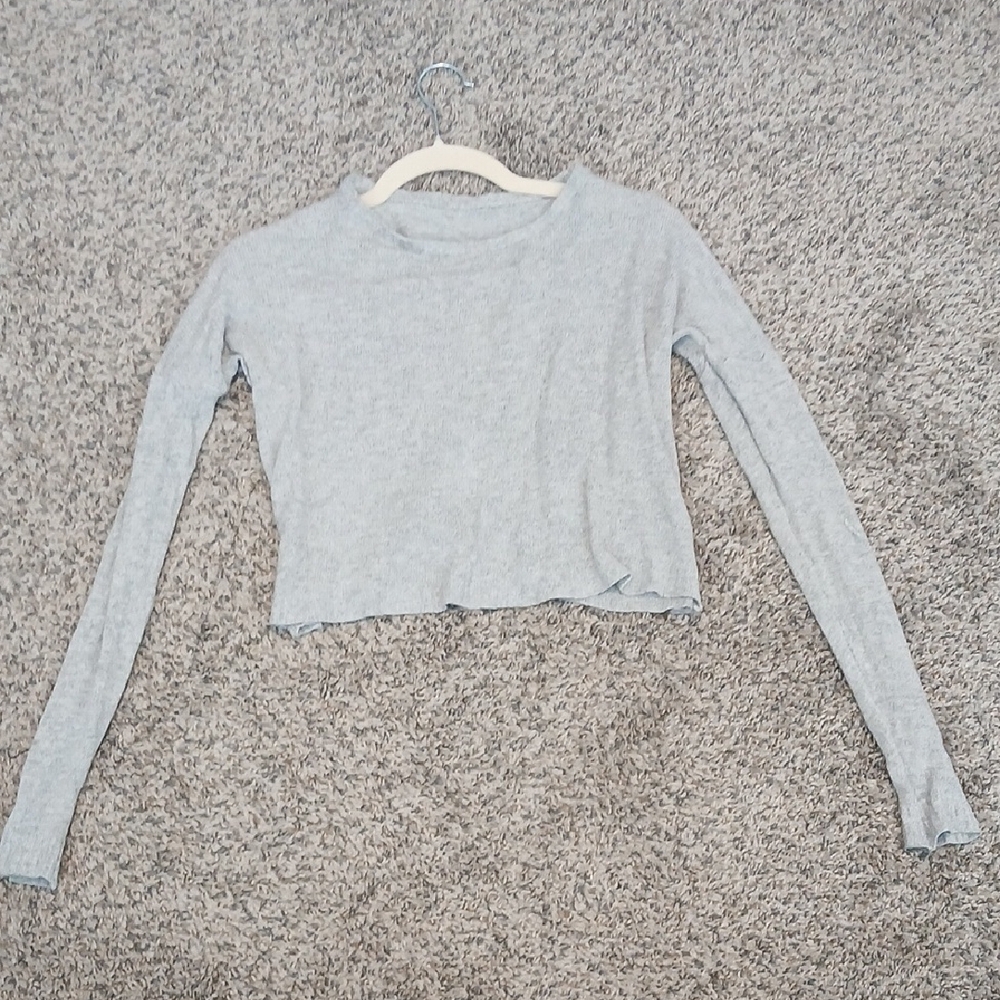 Brandy Melville Light Gray Long Sleeve Crop Sweater